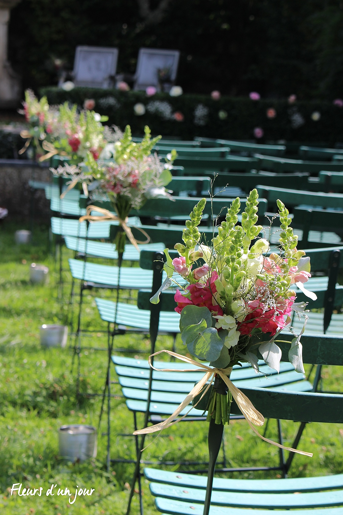 bout de banc fleurs mariage fleuriste mariage décoration florale mariage au château château de Vallery fleurs d'un jour