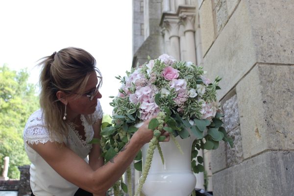 mariage église de Vallery Chateau de Vallery Mariage décoration florale fleurs mariage fleuriste fleurs d'un jour